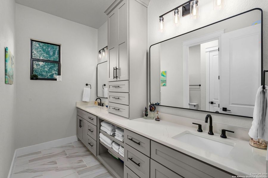 Furnished interior view inside a new home in , New Braunfels (Image 17).