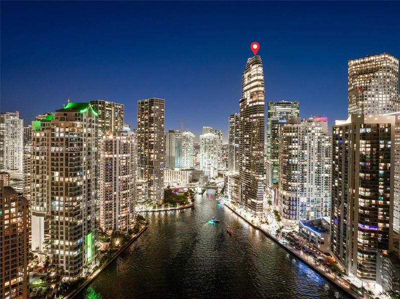 Condo located in Miami, FL showcasing its design and architecture (Image 21).