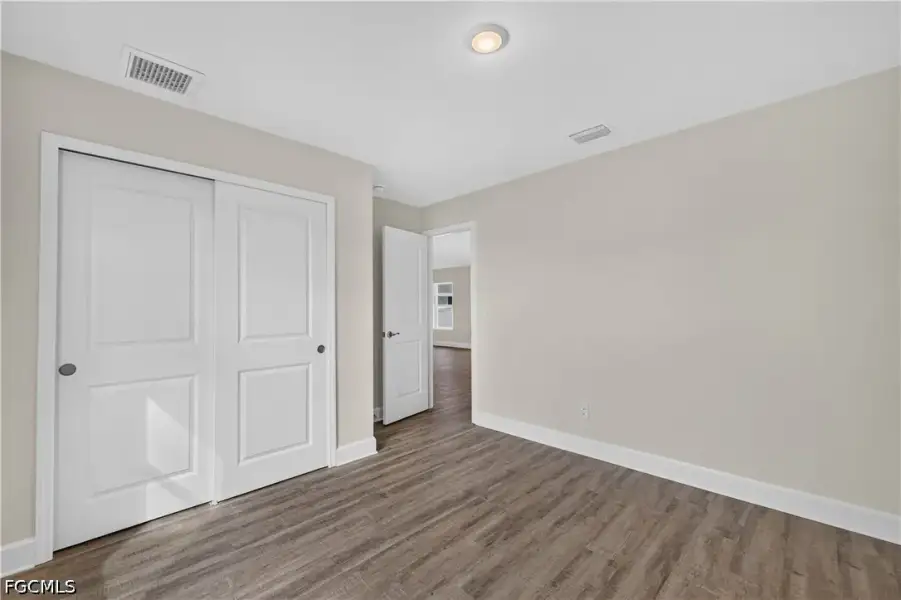 Spacious, unfurnished interior of a new home in Cape Coral, Cape Coral (Image 15).