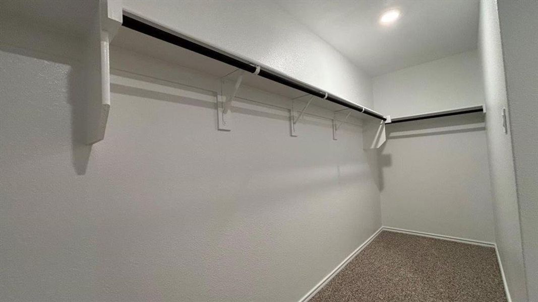 Spacious, unfurnished interior of a new home in Hickory Grove, Krum (Image 13).