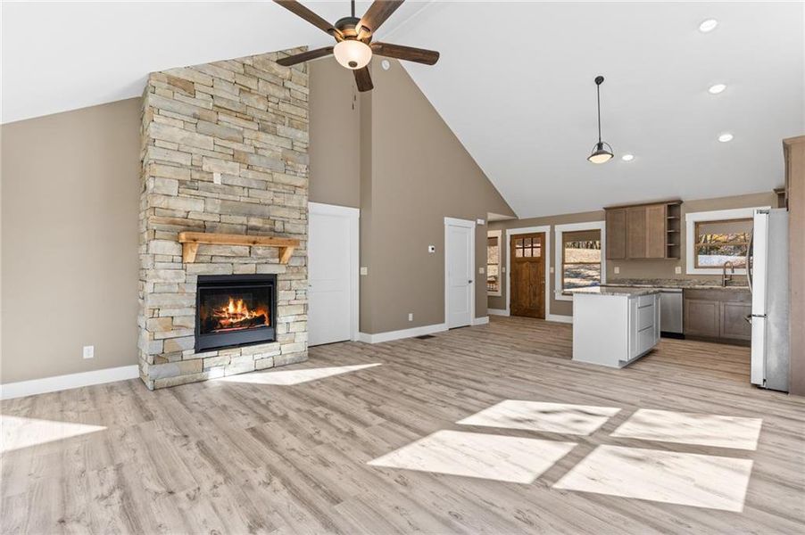 Spacious, unfurnished interior of a new home in , Ellijay (Image 13).