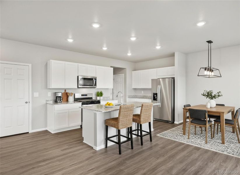 Virtually Staged, dining room light is staged