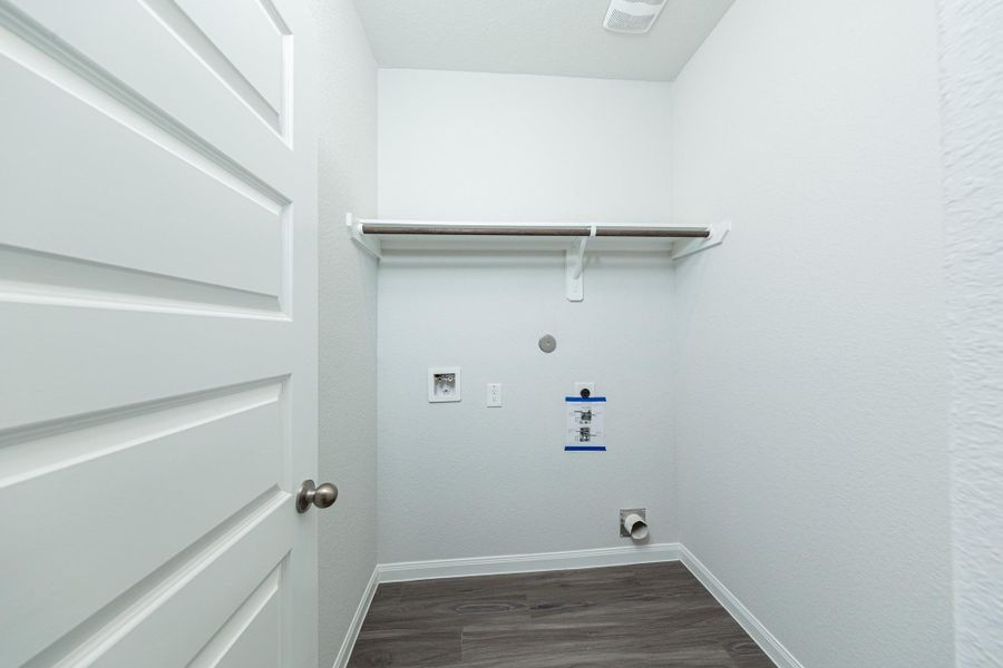 Spacious, unfurnished interior of a new home in Cliffstone Hills, Conroe (Image 8). Spacious, unfurnished interior of a new home in Cliffstone Hills, Conroe (Image 8).