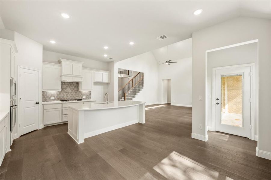 Furnished interior view inside a new home in Legacy Ranch Classic 60, Melissa (Image 28). Furnished interior view inside a new home in Legacy Ranch Classic 60, Melissa (Image 28).