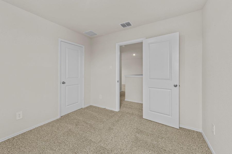 Spacious, unfurnished interior of a new home in Sunset Oaks, Maxwell (Image 23).