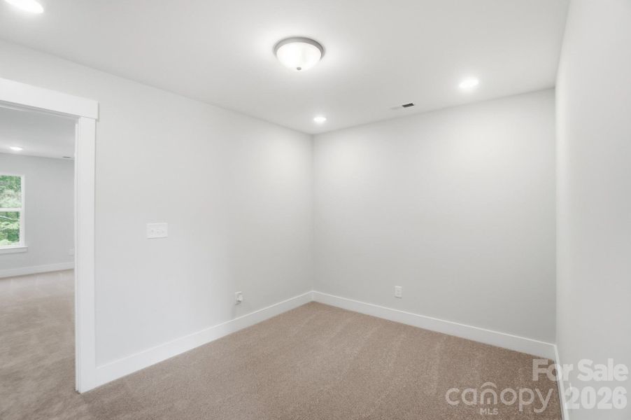 Spacious, unfurnished interior of a new home in Blythe Mill Townhomes, Waxhaw (Image 30).