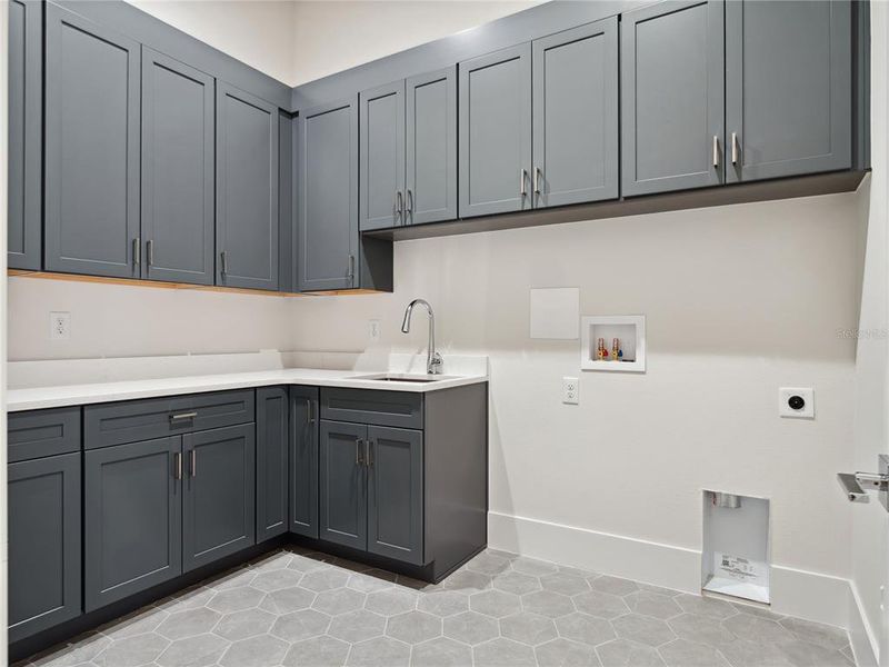 Furnished interior view inside a new home in Lake Sheen Sound, Orlando (Image 27).