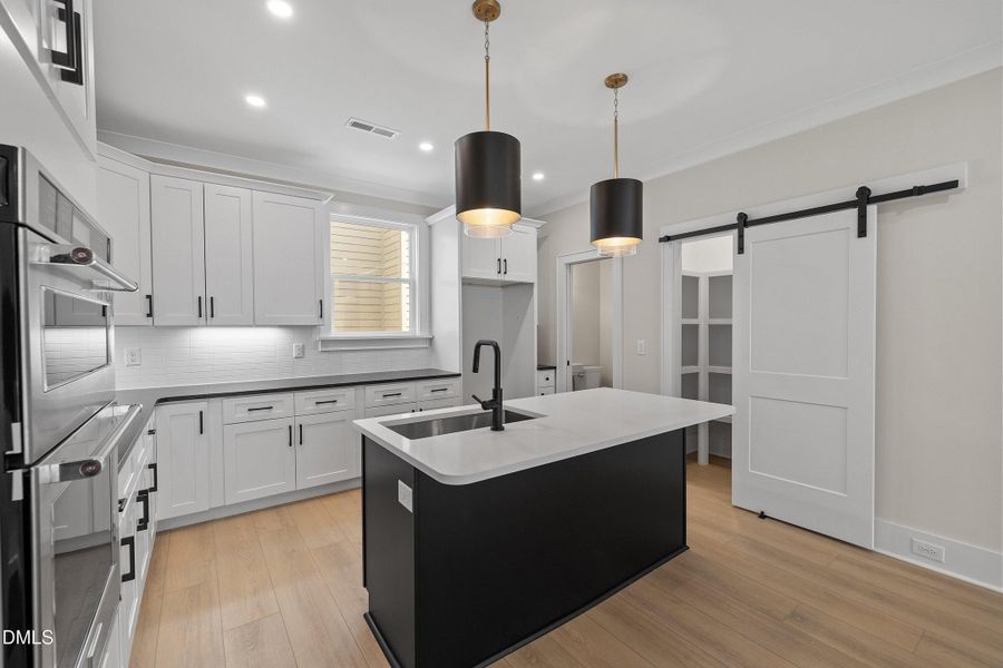 28-221 S West St_1982