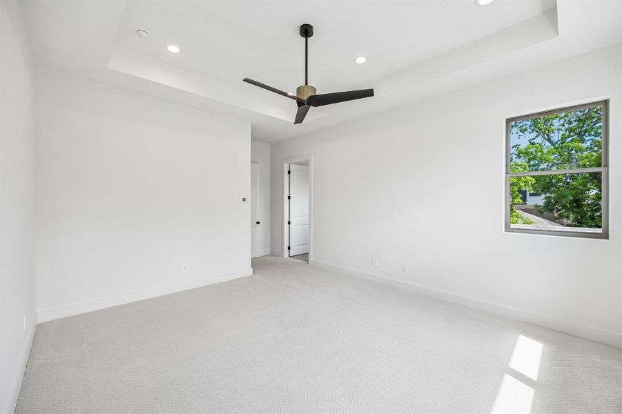 Spacious, unfurnished interior of a new home in , Dallas (Image 28).