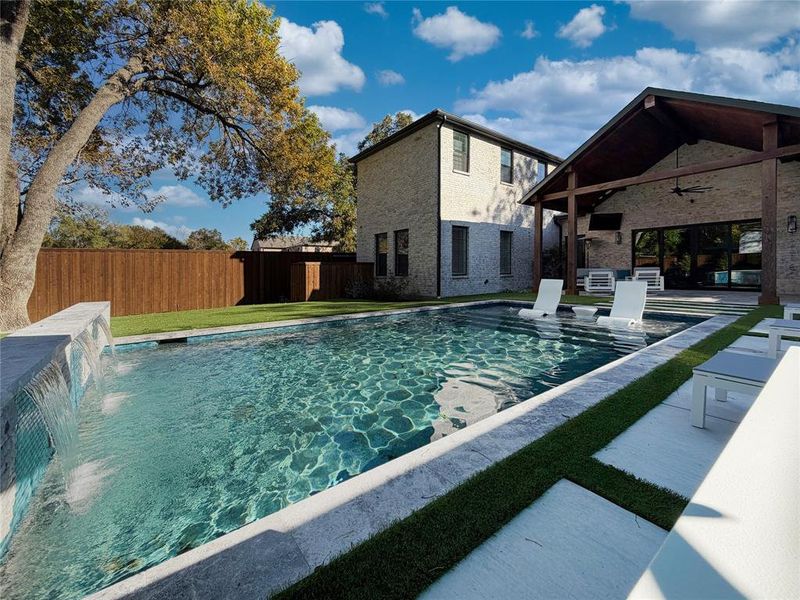 Image 40 of a home in .