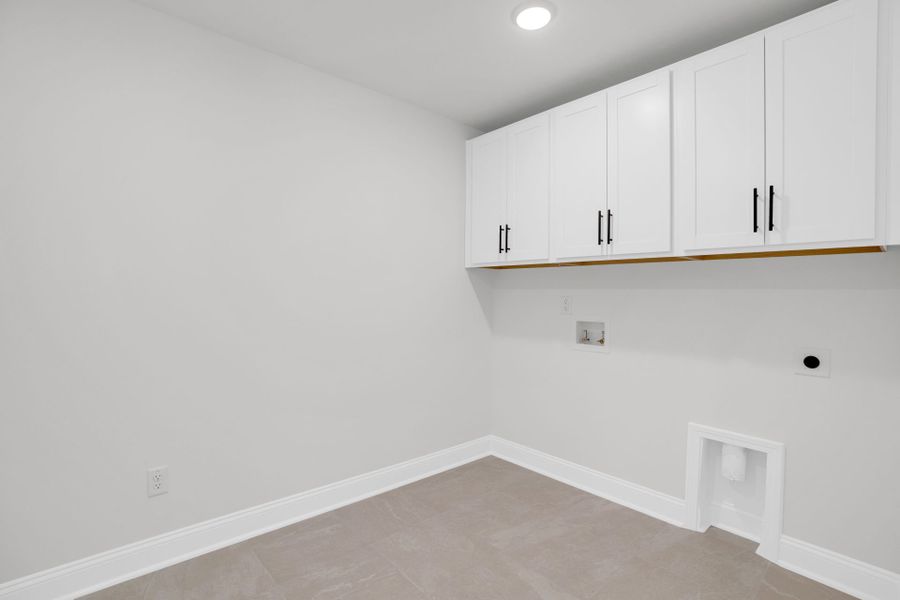 Spacious, unfurnished interior of a new home in Oakleaf Chase, Blythewood (Image 32).
