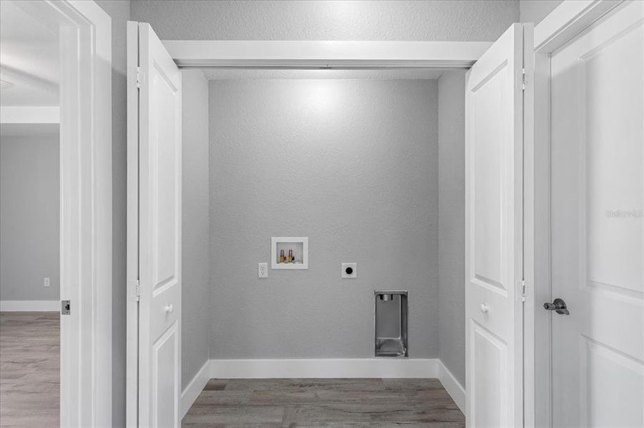 Spacious, unfurnished interior of a new home in , Ocala (Image 16).