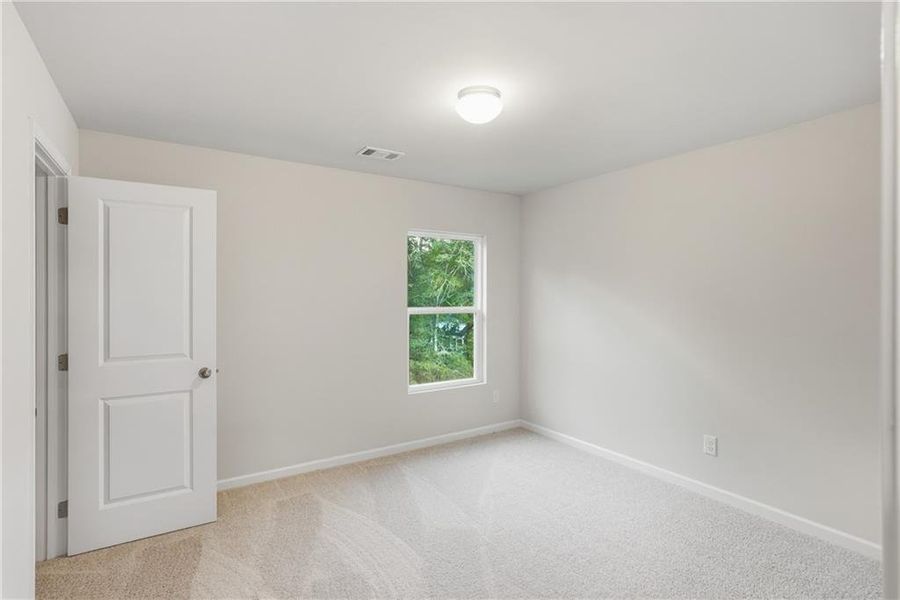 Spacious, unfurnished interior of a new home in , Jefferson (Image 23).