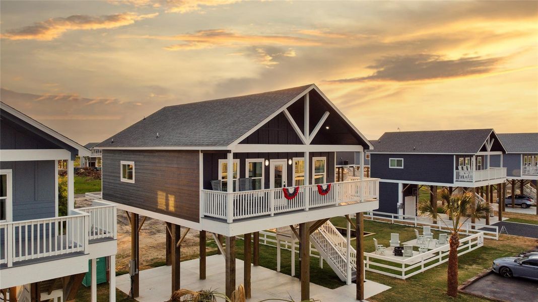 Exterior details and patio area of a home in , Bolivar Peninsula (Image 36).