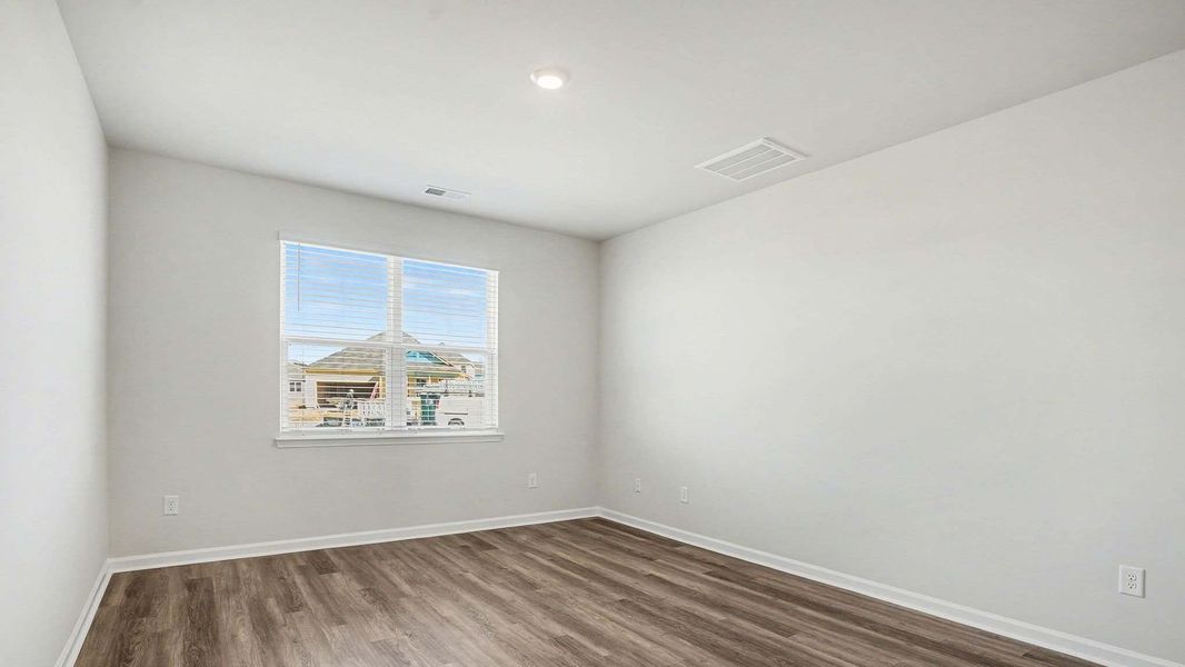 Spacious, unfurnished interior of a new home in Auberon Woods, Conway (Image 7).