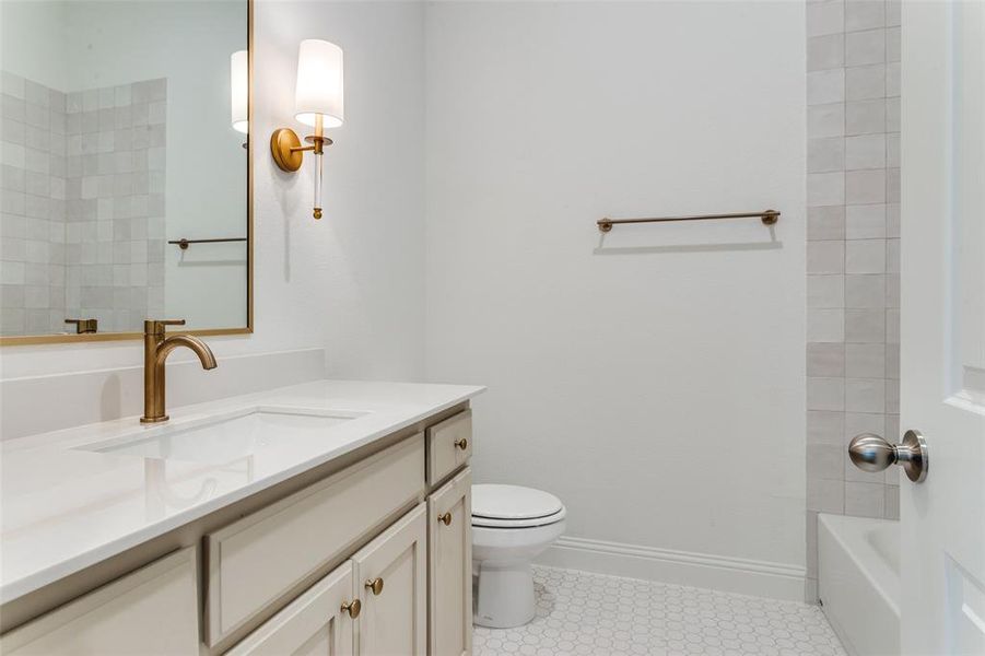 Furnished interior view inside a new home in Settler’s Glen, New Fairview (Image 8).