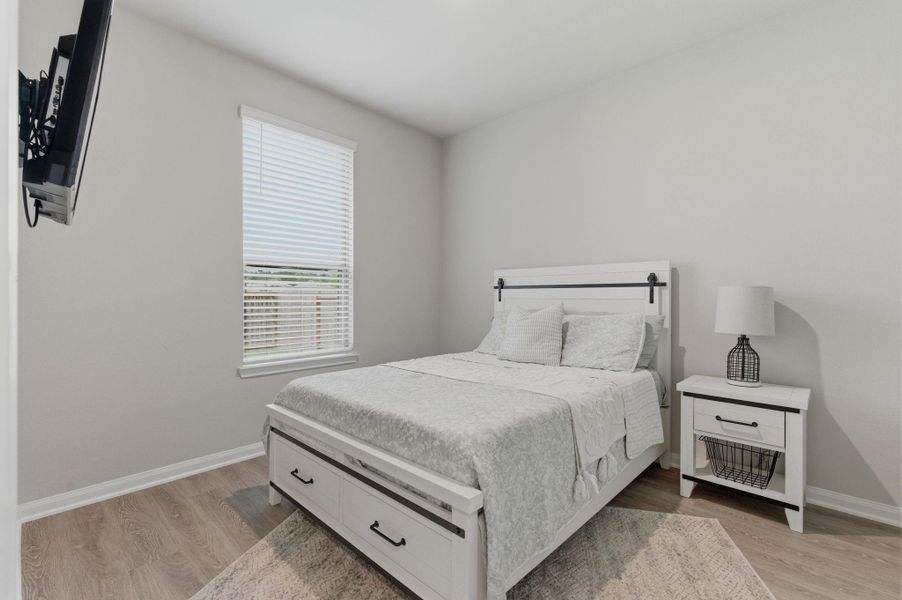 Additional bedroom on the 1st floor - perfect for multi-generational living