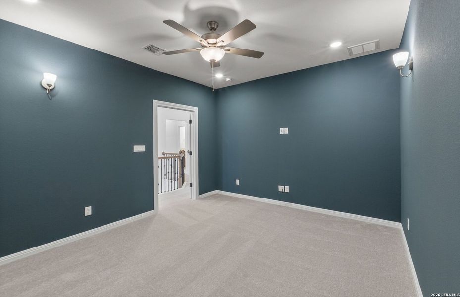 Spacious, unfurnished interior of a new home in Davis Ranch, San Antonio (Image 41).