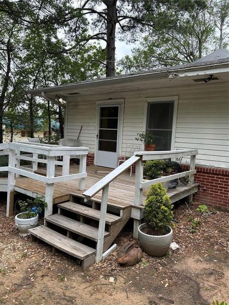 Exterior details and patio area of a home in , Paris (Image 25).