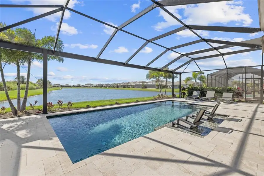 Exterior details and patio area of a home in , Lakewood Ranch (Image 3).