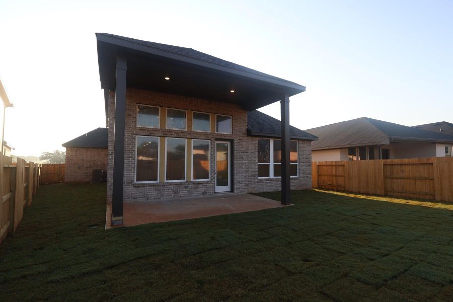 Exterior details and patio area of a home in Oakhill Reserve, Tomball (Image 3).