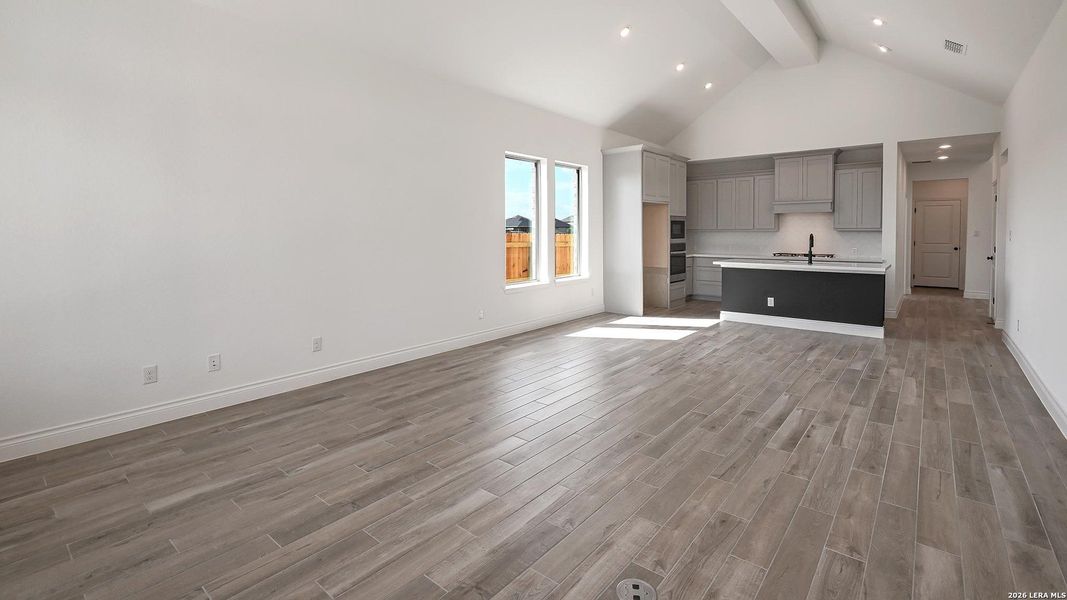 Spacious, unfurnished interior of a new home in Legacy at Lake Dunlap, New Braunfels (Image 17).