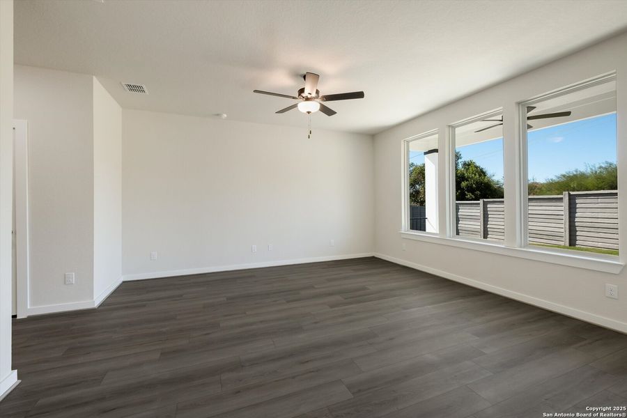Spacious, unfurnished interior of a new home in Park Hill Commons, San Antonio (Image 23).