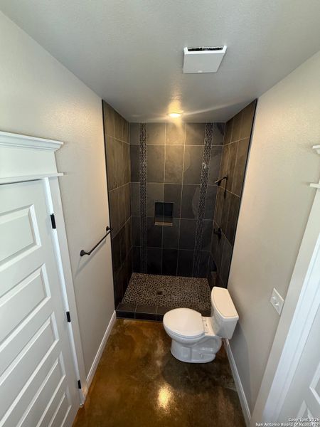 Furnished interior view inside a new home in , Beeville (Image 8).