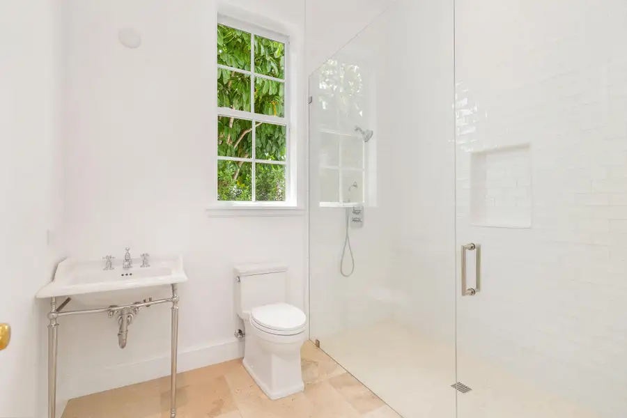 En Suite Guest Bath En Suite Guest Bath