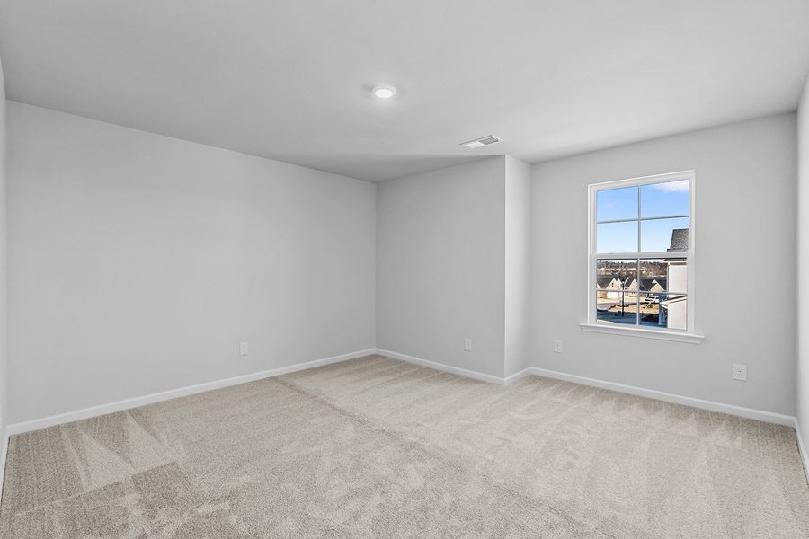 Spacious, unfurnished interior of a new home in Fieldstone, Lexington (Image 42).