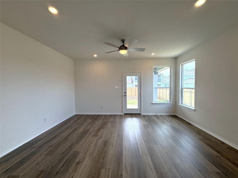 Spacious, unfurnished interior of a new home in River Bluff, Leander (Image 22). Spacious, unfurnished interior of a new home in River Bluff, Leander (Image 22).