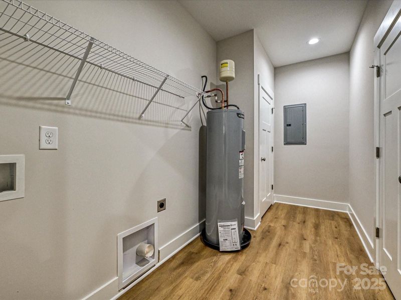 Spacious, unfurnished interior of a new home in , York (Image 20).