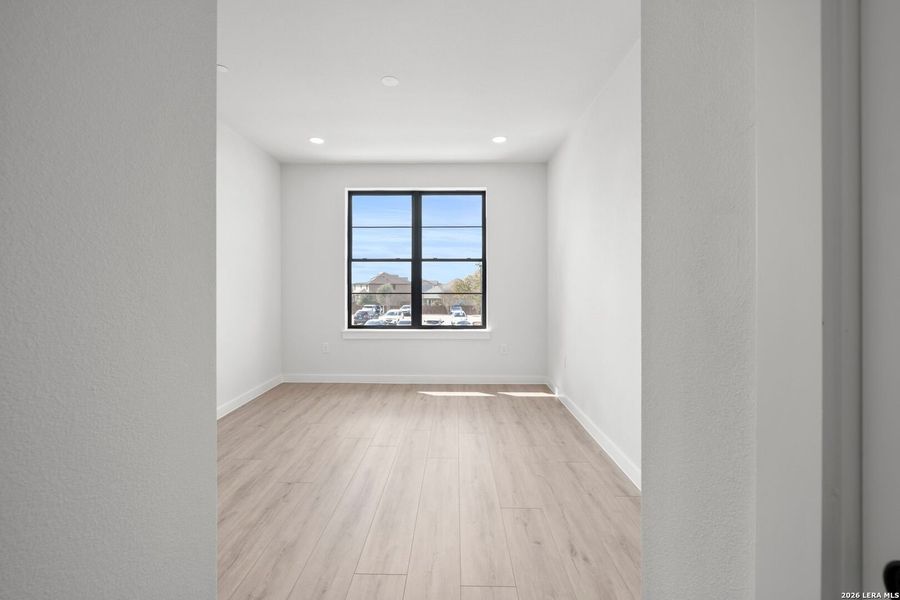 Spacious, unfurnished interior of a new home in Dovetail, New Braunfels (Image 15).