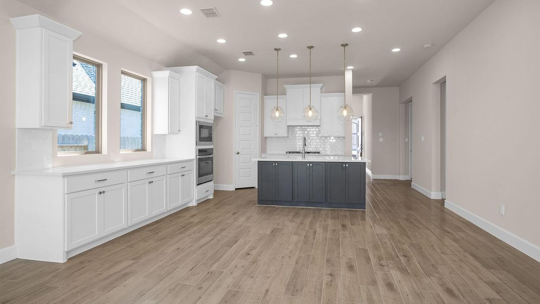 Furnished interior view inside a new home in Valencia, Manvel (Image 8).