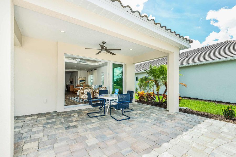 Representative exterior details of a home built from the Heritage 2 by Neal Communities in Windward, Sarasota (Image 3).