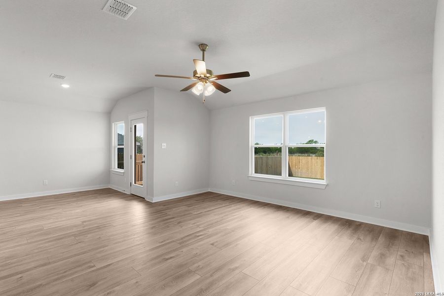 Spacious, unfurnished interior of a new home in Prairie Green, Converse (Image 11).