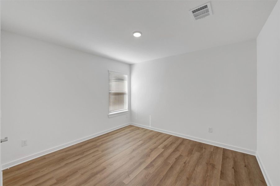 Spacious, unfurnished interior of a new home in Summerview, Fulshear (Image 24). Spacious, unfurnished interior of a new home in Summerview, Fulshear (Image 24).