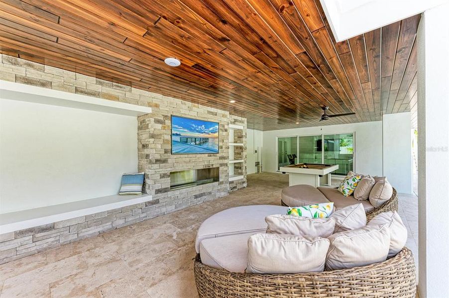 Exterior details and patio area of a home in , Holmes Beach (Image 35).