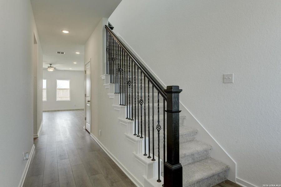 Spacious, unfurnished interior of a new home in Hennersby Hollow, San Antonio (Image 29). Spacious, unfurnished interior of a new home in Hennersby Hollow, San Antonio (Image 29).