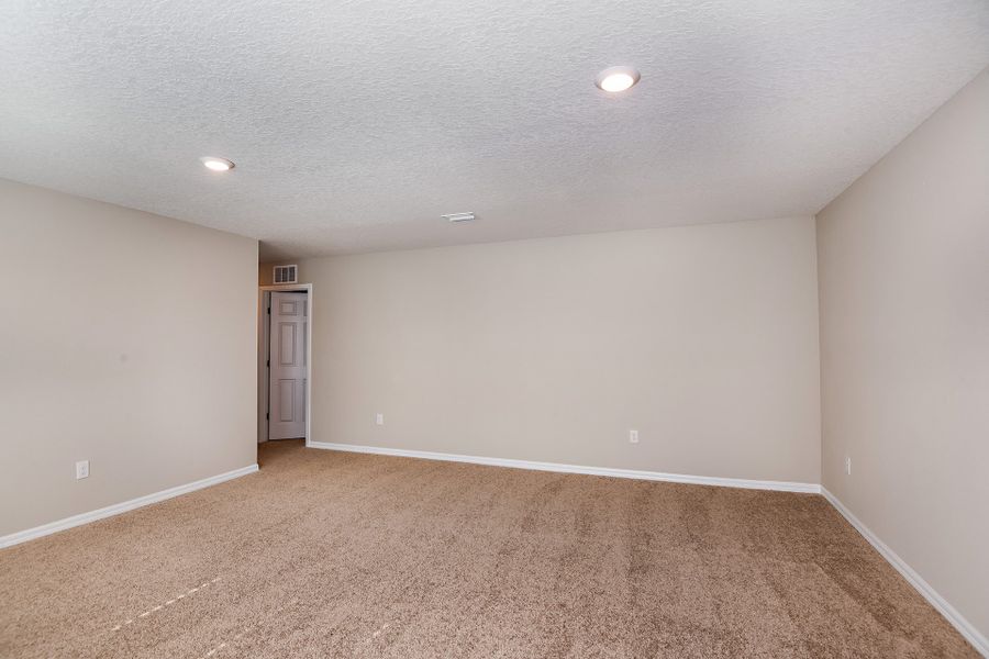 Spacious, unfurnished interior of a new home in Two Rivers, Zephyrhills (Image 19).