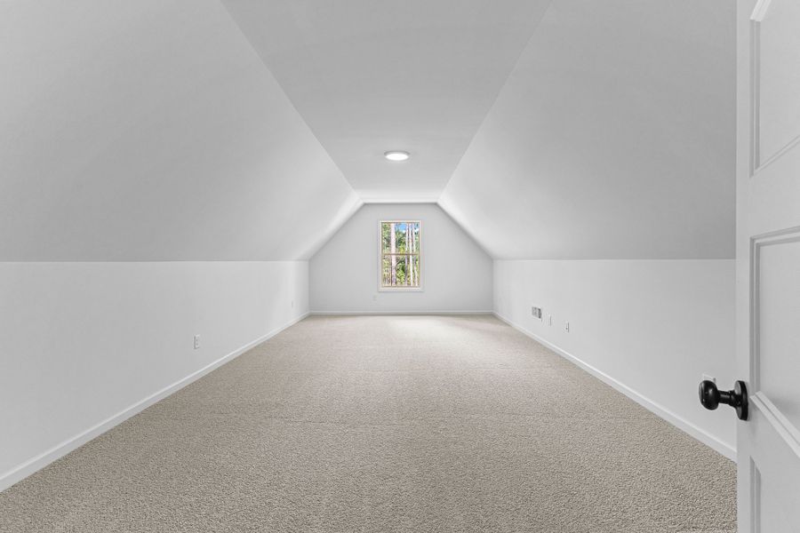 Spacious, unfurnished interior of a new home in Golfview, Thomaston (Image 31).