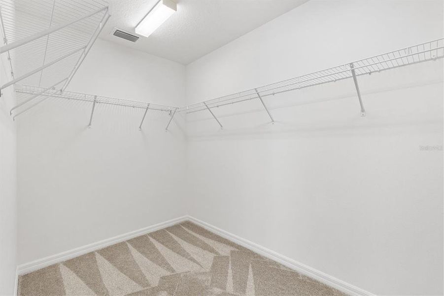 Spacious, unfurnished interior of a new home in , The Villages (Image 25).