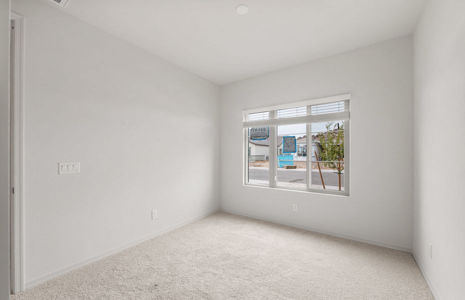 Spacious, unfurnished interior of a new home in Hayden Estates, Buckeye (Image 16).