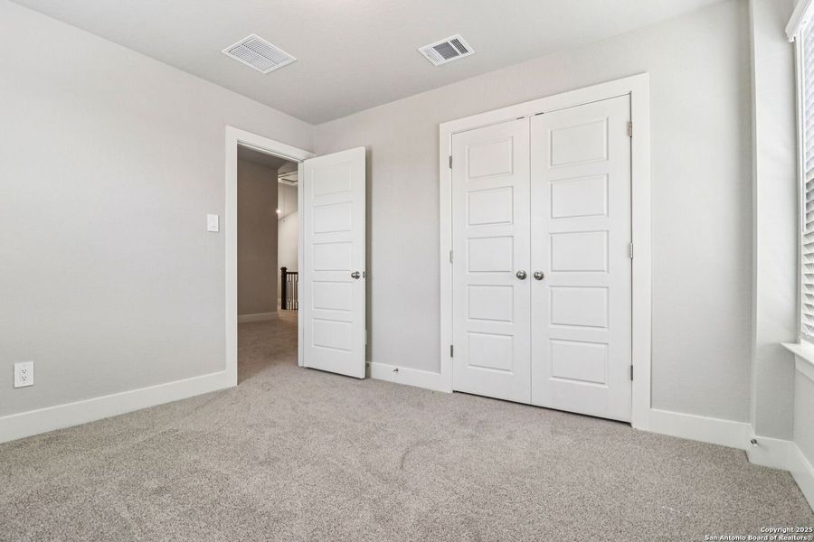 Spacious, unfurnished interior of a new home in Thomas Pond, San Antonio (Image 43). Spacious, unfurnished interior of a new home in Thomas Pond, San Antonio (Image 43).