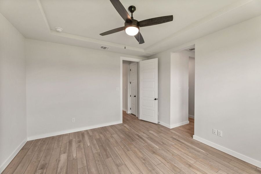 Representative unfurnished interior of a home built from the Pecos by Hakes Brothers in Veranda Designer, San Antonio (Image 23).