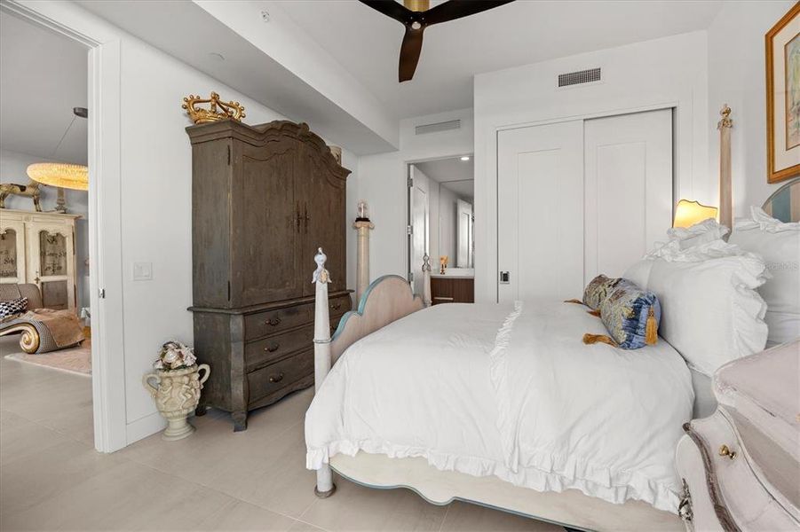 Furnished interior view inside a new home in , Sarasota (Image 30).