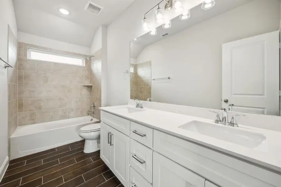 Furnished interior view inside a new home in Bellagio, Forney (Image 4).