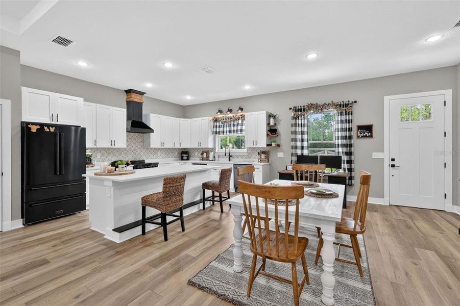 Furnished interior view inside a new home in , Dunnellon (Image 20).