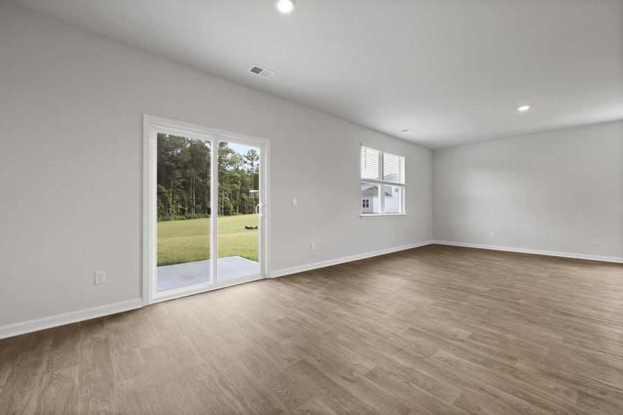 Spacious, unfurnished interior of a new home in Pine Hills at Cane Bay, Summerville (Image 13).