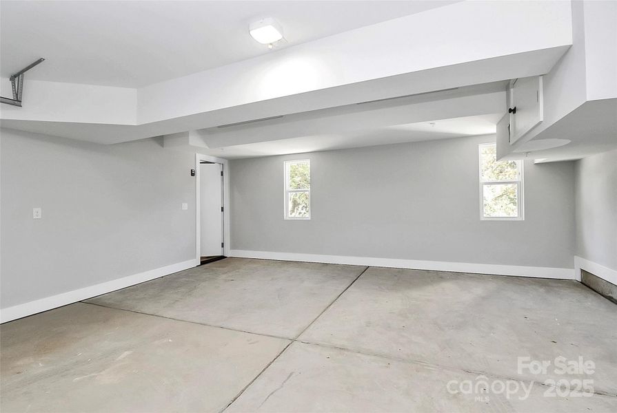 Spacious, unfurnished interior of a new home in , Charlotte (Image 19).
